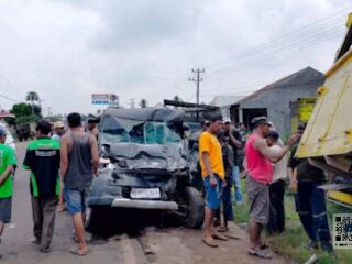 Kecelakaan di Jalan Ir Sutami Lampung Timur, 2 Mobil Bertabrakan