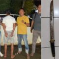 Petugas Kepolisian Pasir Sakti Mengamankan Tersangka Penganiayaan dan Barang Bukti.